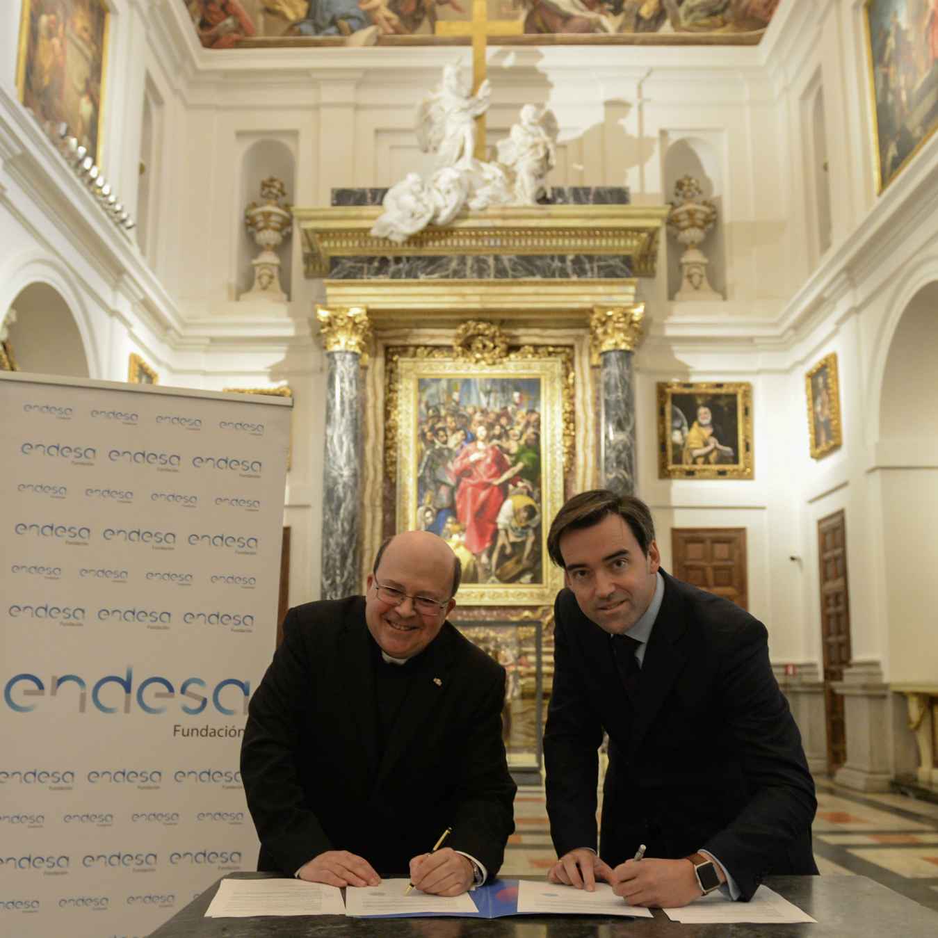 El director general de la Fundación Endesa, Carlos Gómez-Múgica, junto al deán de la catedral. El director general de la Fundación Endesa, Carlos Gómez-Múgica, junto al deán de la catedral.
