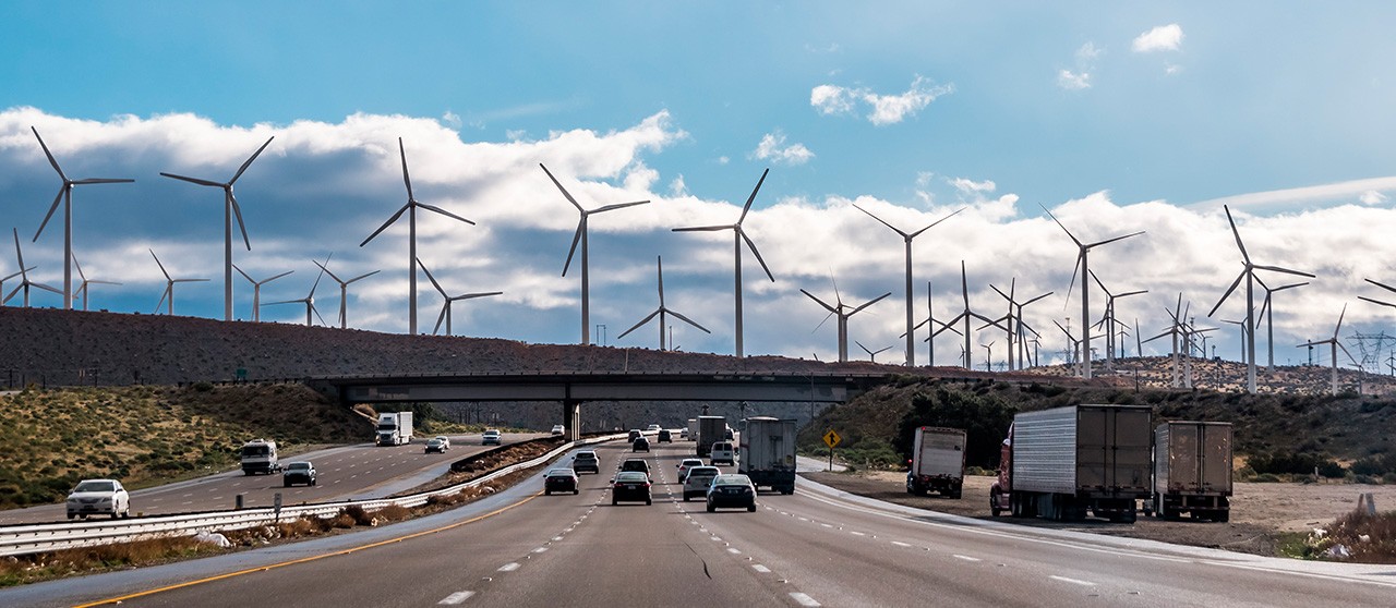 Vista del parque eólico desde la carretera