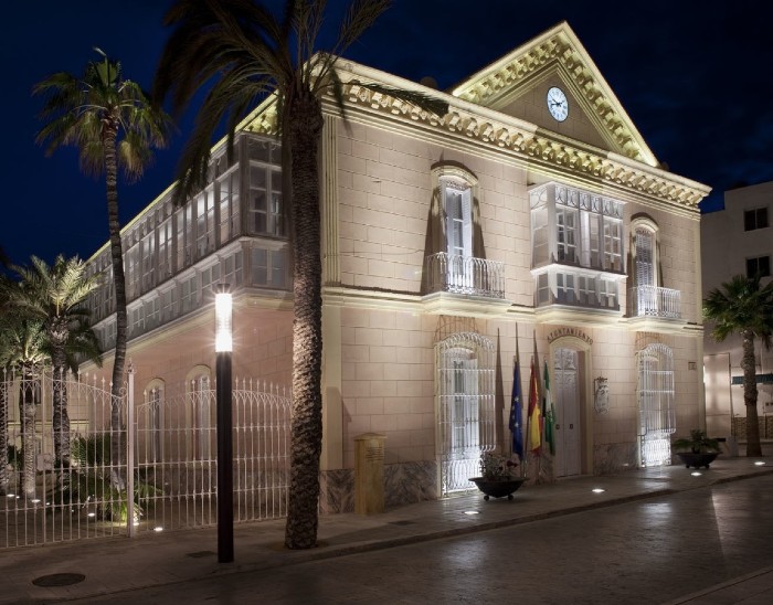 Fachada de la casa consistorial del Ayuntamiento de Carboneras