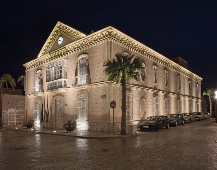 Exterior de la casa consistorial del Ayuntamiento de Carboneras