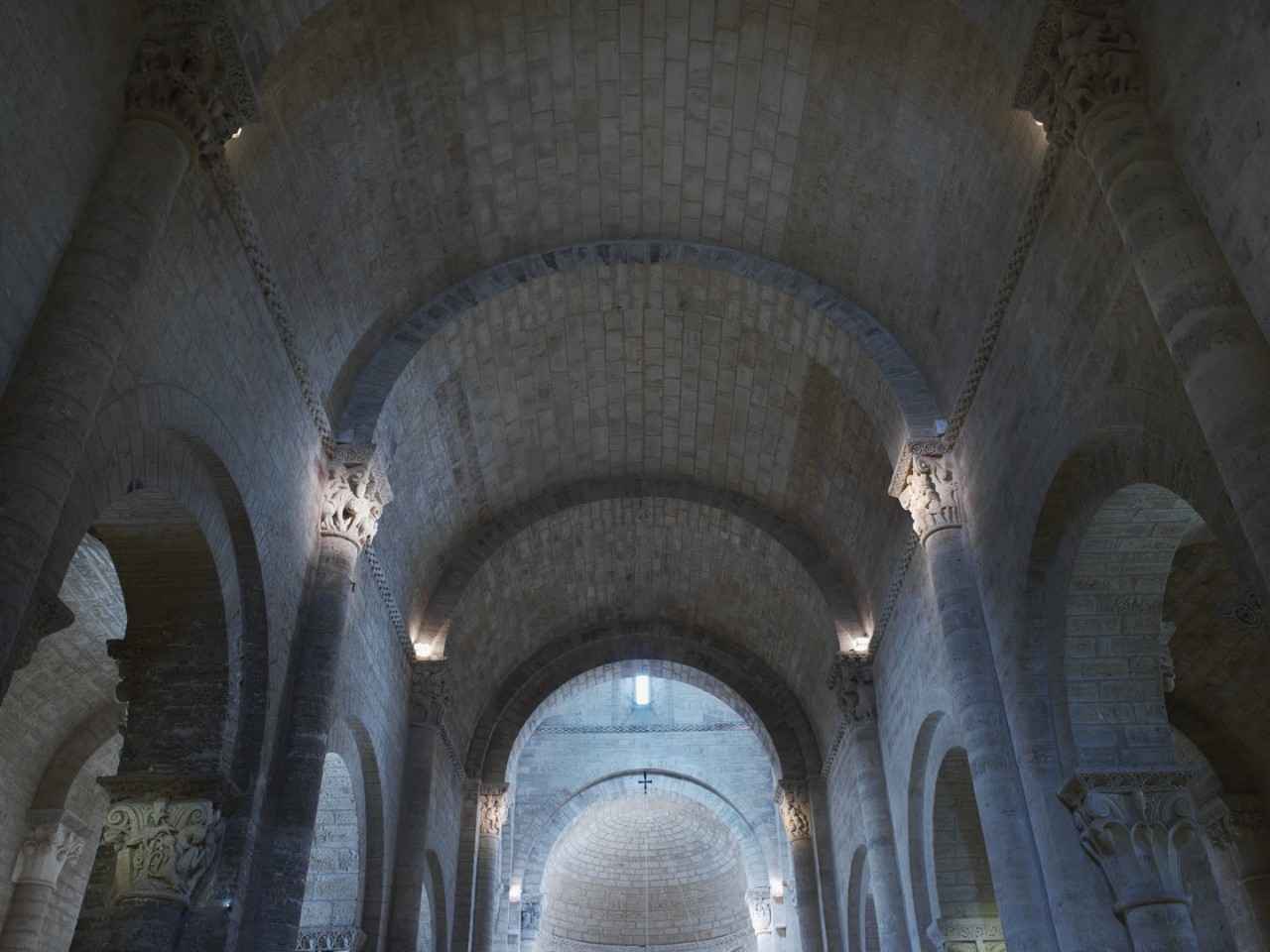 Interior de la iglesia de San Martín de Tours. Frómista