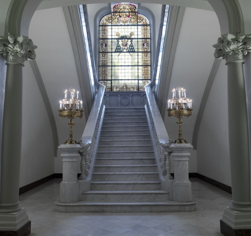 Escaleras señoriales del palacio