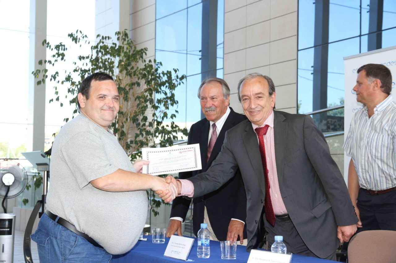 Foto en la entrega de certificados