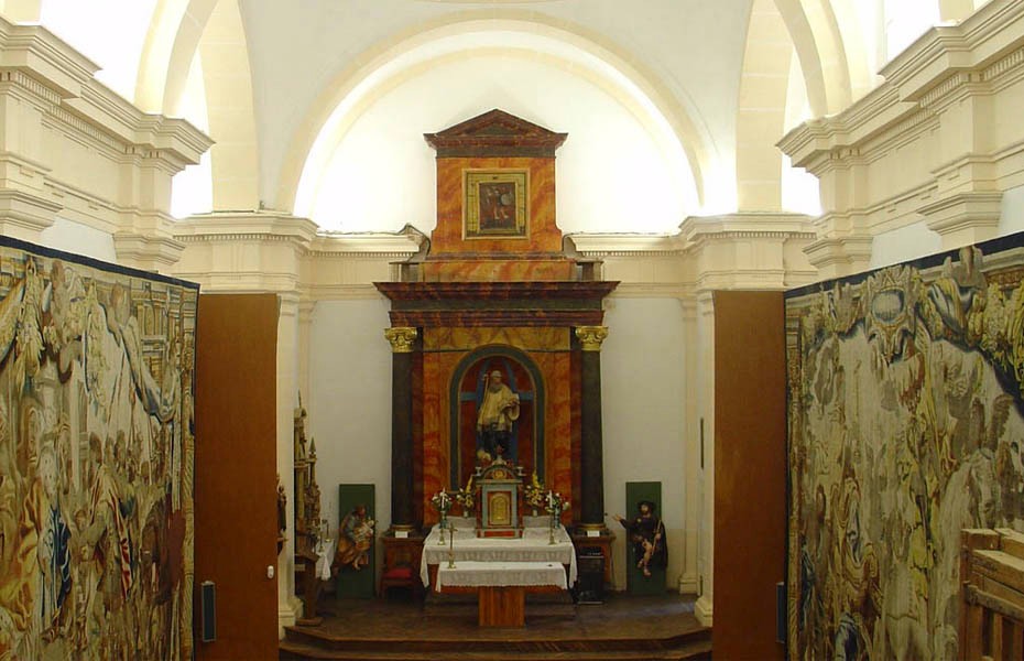 Iluminación de la Iglesia Museo de Tapices