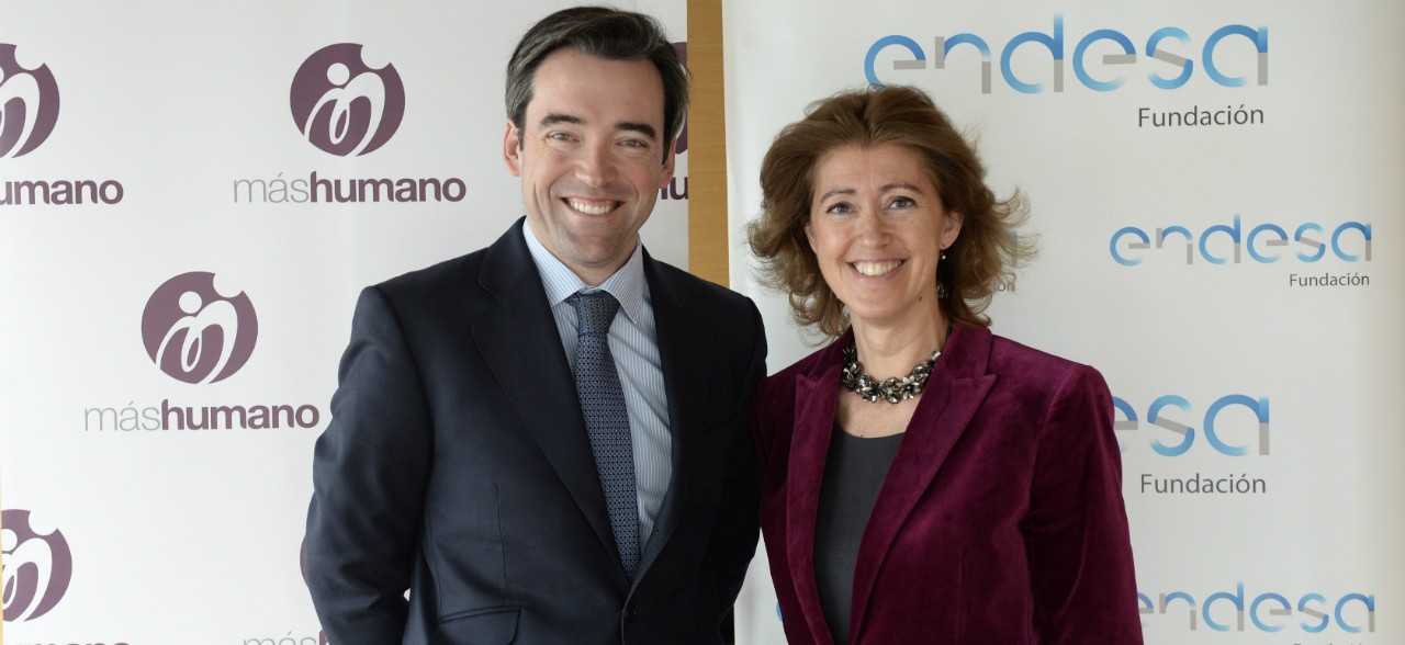 Foto del director general de Endesa con la presidenta de la Fundación máshumano