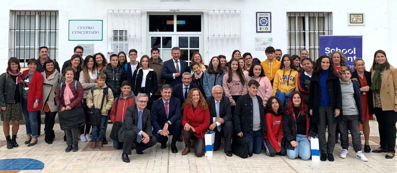 Foto de grupo con los alumnos de SAFA