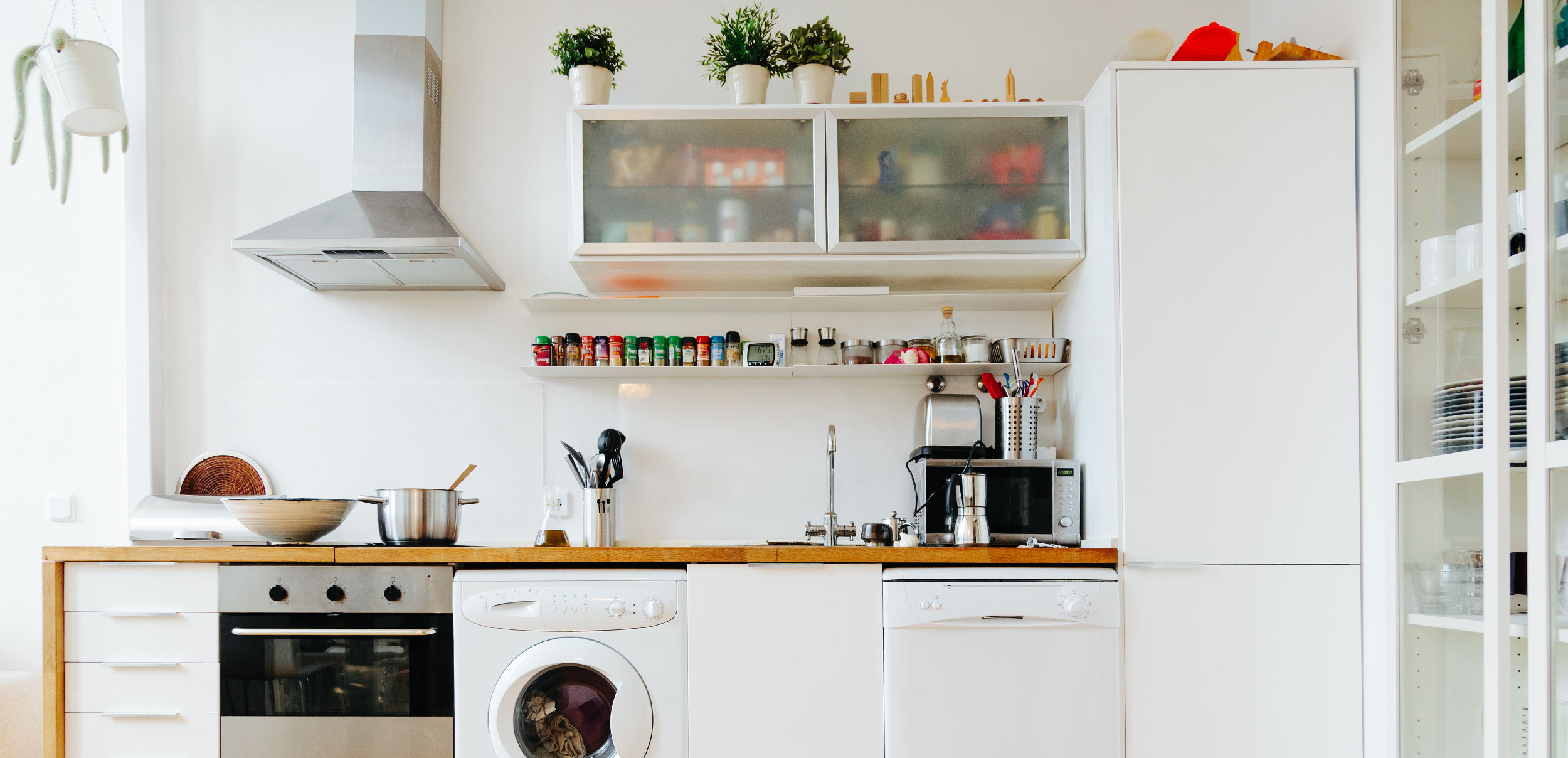 antigua torre tensión eléctrica